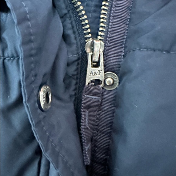 Abercrombie & Fitch size S Puffer Jacket - Picture 9 of 11